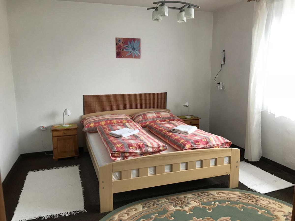 Sunnystreet Guesthouse Stara Lesna Exterior photo